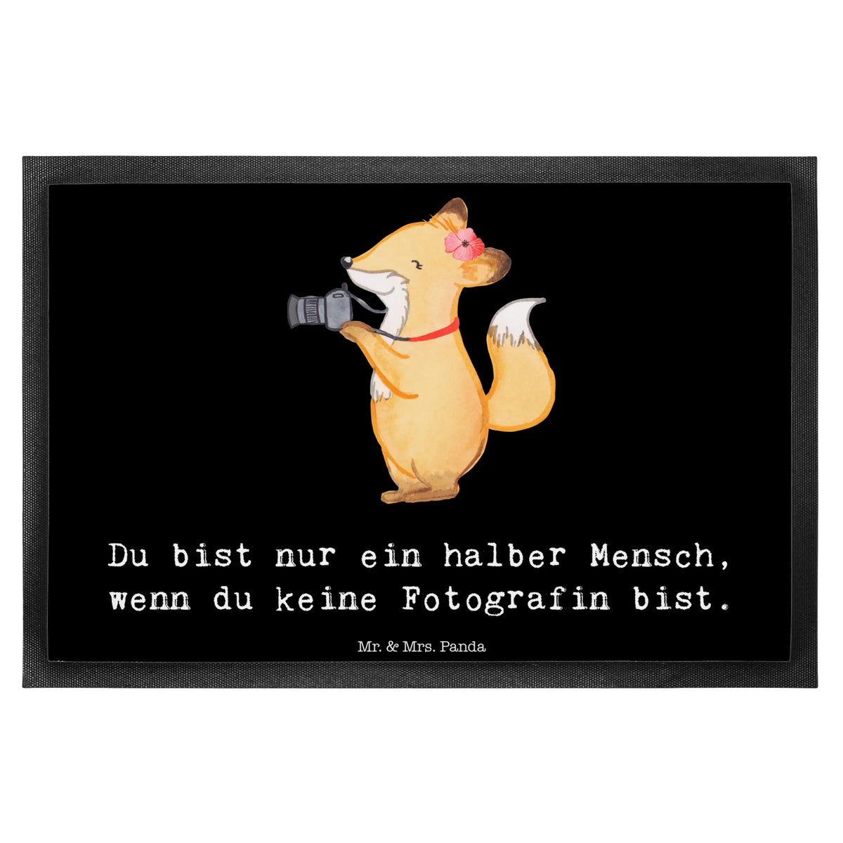 Fußmatte Fotografin Herz Gummi-Fußmatte, Fussmatte, Fußabstreifer, Türvorleger, abstreifer, matte haustür, Gummimatte, Fußabtreter, Vorleger, Schuhabstreifer, Eingangsmatte, teppichmatte, Haustürmatte, Schmutzfangteppich, Schmutzmatte, Sauberlaufmatte, bodenmatte, Türmatte, Schmutzfangmatte, flurmatte, hausmatte, Eingangsteppich, Outdoor-Matte, Bodenvorleger, Abtretmatte, außenmatte, Abtreter, fußmatte, Schmutzfänger, Geschenk, Schenken, Jubiläum, Danke, Dankeschön, Beruf, Ausbildung, Abschied, Rente, Kollege, Kollegin, Arbeitskollege, Mitarbeiter, Firma, Hochzeitsfotografin, Fotografie, Hobbyfotografin, Fotografin, Fotoreporterin, Profi Fotografin