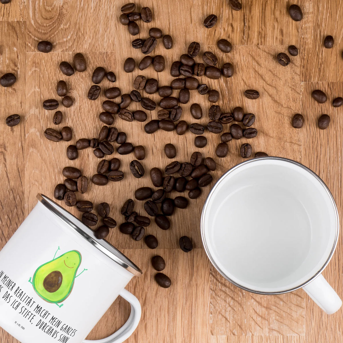 Kempingowy kubek emaliowany Awokado Szczęśliwy reisetasse, Emailletasse, Emaille Tasse, becher emaille, Tasse Emaille, Blechtasse, wandertasse, Campingbecher, emaillebecher, Haferl, Campingtasse, outdoortasse, Motivtasse, Teebecher, wanderbecher, Reisebecher, metallbecher, blechbecher, Emaille Becher, Outdoor Tasse, Kaffeepott, Outdoor Becher, Pott, Teetasse, Vegan, Gesund, Avocado, Veggie, Chaos